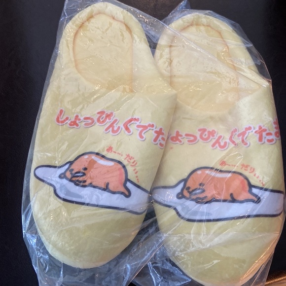 Gudetama Plush Slippers - Picture 4 of 5